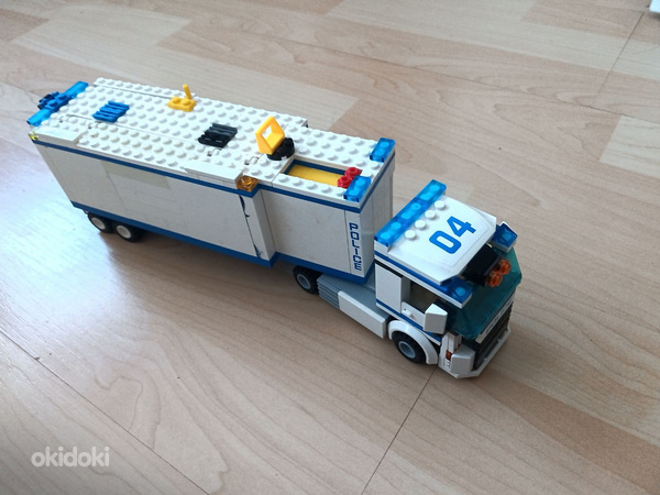 LEGO POLICE TRUCK (foto #1)