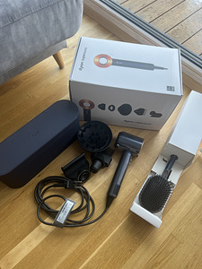 Dyson Supersonic HD07, копия (9 фото из 10)
