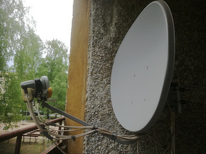 Satelliitantenn 90x75 cm multifokaalne komplekt (1 foto / 3)