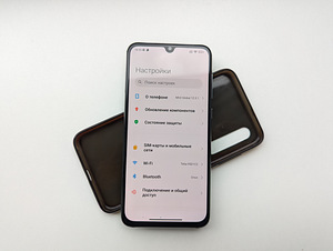 Xiaomi Mi9 SE (128 Gb) (4 foto / 8)
