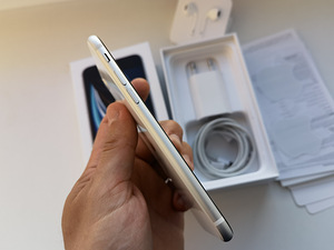 iPhone SE 2020 (64 Gb) ideaalne (7 foto / 9)