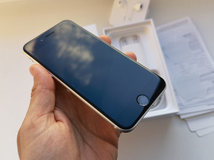 iPhone SE 2020 (64 Gb) ideaalne (8 foto / 9)