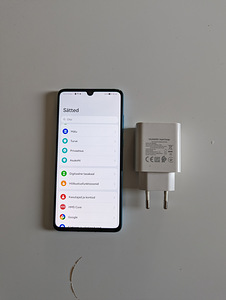 Huawei P30 (6/128 Gb) (8 foto / 8)
