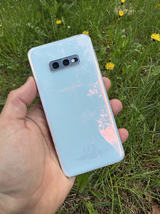 Samsung S10e (6/128 Gb) (4 foto / 8)