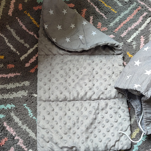 Müüa uueväärne beebipesa komplekt (kookon) lisatarvikud on u (2 foto / 6)