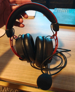Logitech проводные наушники x pro (2 фото из 3)