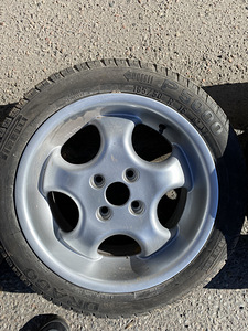 R 15 4x100 4 tk ketas kummiga 7mm диски с резиной. (6 фото из 10)