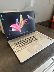 HP Ryzen 5 /8gb ddr4 /512ssd /Radeon Vega 8 (2 foto / 9)