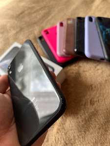Apple iPhone XR 64 (7 foto / 10)