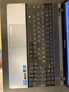 Samsung Laptop core i3 6 GB ozu 500 hdd Nvidia 1gb (3 foto / 8)