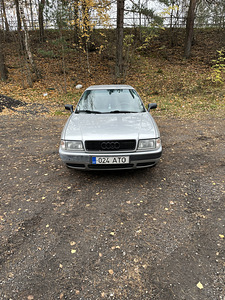 Audi 80 1.9 TDI (2 foto / 6)