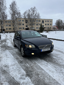 Volvo v50 (11 фото из 14)