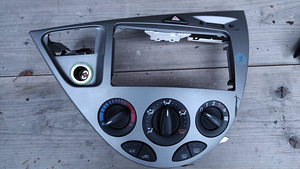Панель приборов, приборная панель, консоль FORD FOCUS 1.
