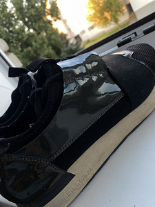 Balenciaga tossud (2 foto / 5)