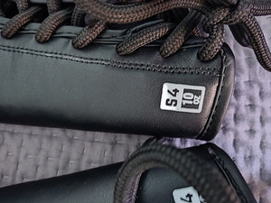 Poksikindad Hayabusa S4 Lace Up - Must OZ 10 ! UUED ! (3 foto / 3)