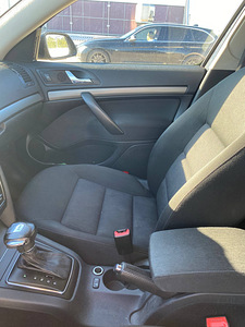 Skoda Octavia 2008 2.0 автомат (9 фото из 10)
