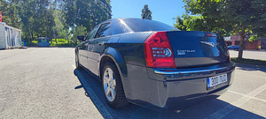 Chrysler 300C, 2010 (3 foto / 8)