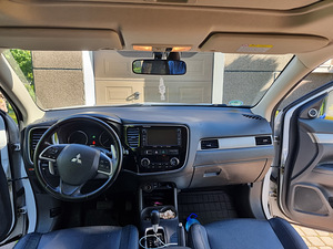 Mitsubishi Outlander (3 фото из 11)