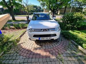 Mitsubishi Outlander (9 фото из 11)