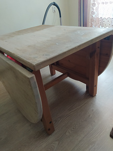 Naturaalsest puidust laud-raamat (1 foto / 5)