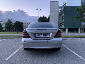 Müüa Mercedes C-klass W203 (5 foto / 5)