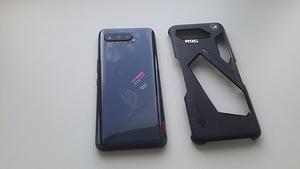 ASUS ROG PHONE 5 (12/128) (3 foto / 3)