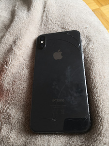 iPhone X (2 foto / 4)