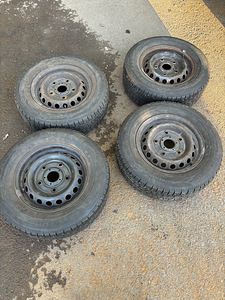 Продаются диски с шинами 215/55R15C Ford (6.5Jx15 ET60) (7 фото из 8)