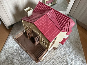Sylvanian Families Red Roof Country Home koos mööbliga (8 foto / 8)