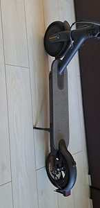 Xiaomi Mi Scooter Essential elektriline roller (2 foto / 4)