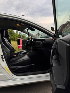 Toyota Auris 2018 gaas/hübriid auto rent (7 foto / 9)