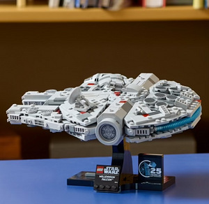 LEGO Star Wars Millennium Falcon™ 75375 (2 foto / 2)
