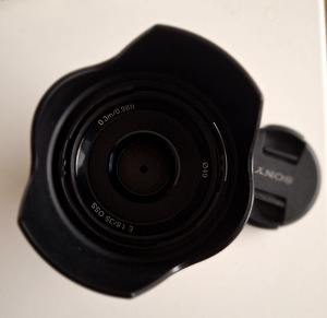 Sony E 35mm f/1.8 OSS (1 foto / 2)