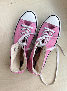 Розовые теннисные туфли Converse (2 фото из 5)