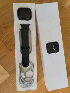 Apple watch series 5 44mm space gray Alu Blk Sp Band GPS (1 foto / 1)