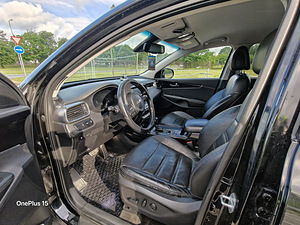 Müügil Kia Sorento (8 foto / 14)
