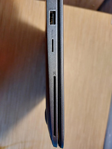 HP EliteBook Folio 1040 G1 (3 foto / 8)