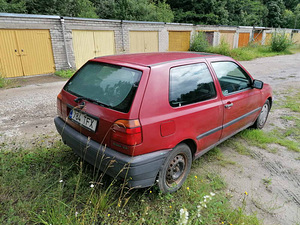 Volkswagen Golf 1.8 66kW (3 foto / 7)