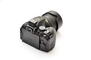 DSLR NIKON D5300 Kit + lense Nikkor 18-105 VR 3.5-5.6 (4 foto / 7)