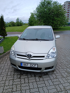 Продам Toyota corolla verso (1 фото из 10)