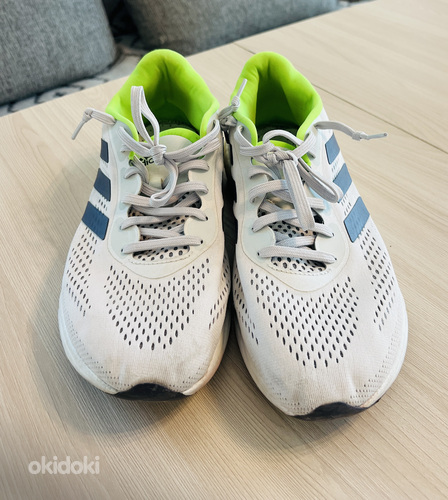 Adidas tossud