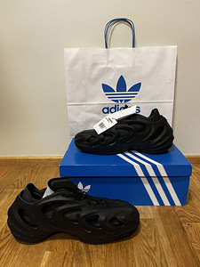 Продаются новые кроссовки/обувь adidas adiFOM Q (1 фото из 3)
