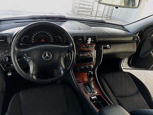 Mercedes-Benz C 180 1.8 105kW (14 foto / 15)