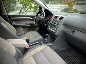 Volkswagen Cross Touran 1.9 TDI (77 kW) (10 foto / 13)