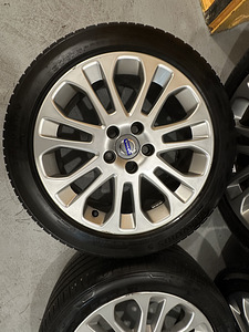 Volvo valuveljed (R17), suverehvidega (5 foto / 7)