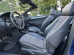 Opel Astra TwinTop 1.8 103kW (12 foto / 15)