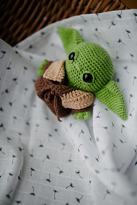 Heegeldatud mänguasi Yoda (4 foto / 4)