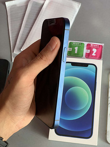 iPhone 12 64гб (3 фото из 5)