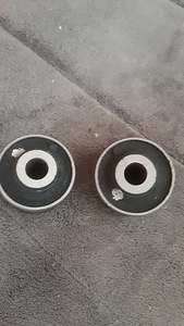 48725-05140 Toyota tagumise vedrustuse varre vaikne plokk (2 foto / 5)